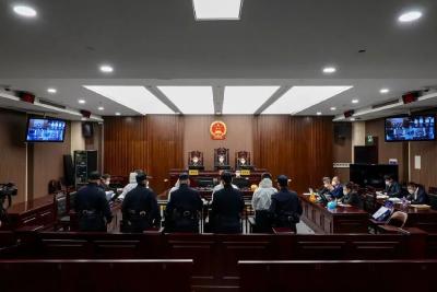 温州银行原行长吴华被判死缓：非法收受2.75亿 