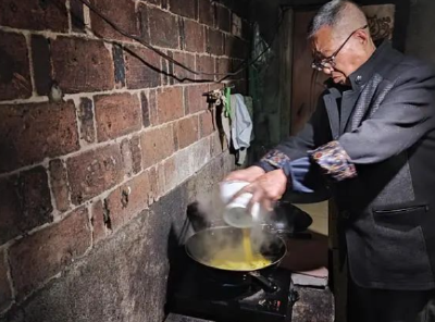 44岁，不会说话，无法自理，还有暴力倾向！幸运的是遇到了......