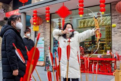 大红灯笼 民俗篝火 跨年狂欢 荆州“烟火气”回来了