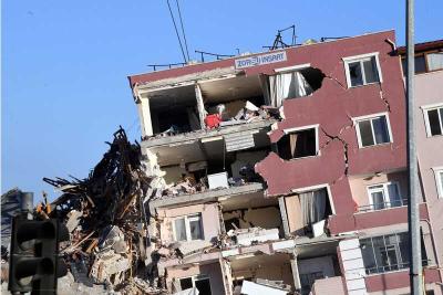 因建筑存在倒塌风险 土耳其伊斯坦布尔超5万名师生将被转移