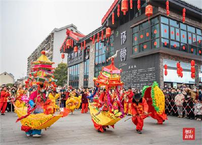 荆州：打好“组合拳” 燃旺“烟火气”