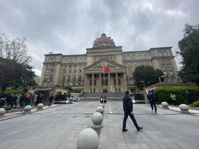重庆姐弟坠亡案二审开庭，外公外婆：希望维持死刑判决