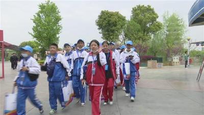 81名西藏师生来荆州开展研学活动