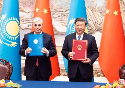 习近平同哈萨克斯坦总统会谈 