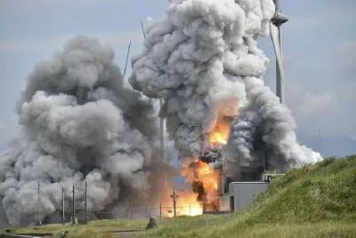 日本火箭实验场突发爆炸！ 