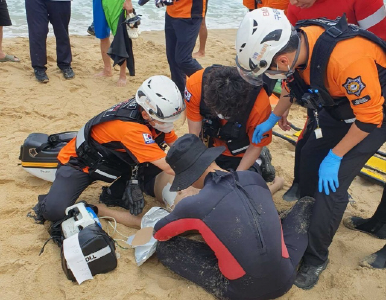 突发！3名中国游客在韩国海滩溺水