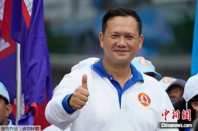 刚刚，他被任命为新首相 