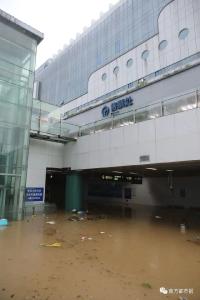 现场水浸！深圳火车站紧急提醒