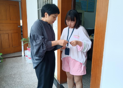 荆州区民主社区开展宫颈癌免费筛查宣传活动