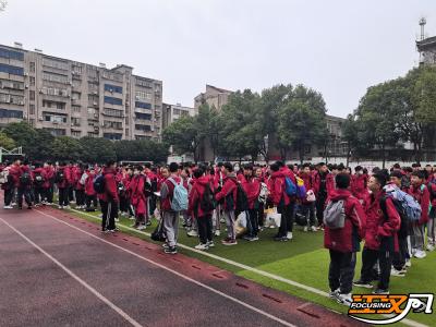 600多名师生外出研学 荆州先行集团一路护航