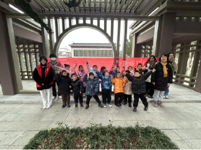 荆州区三义街社区开展“红色精神 绿色生活”趣味环保活动