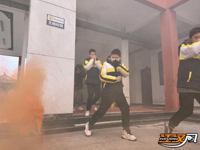 荆州经开区岑河农场初级中学举办消防应急疏散安全演练活动