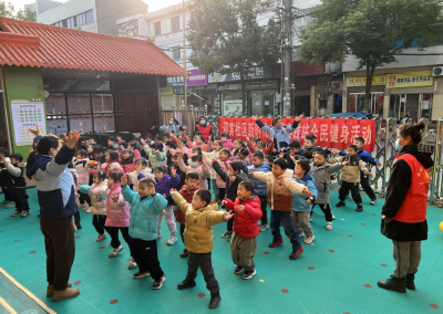新时代文明实践丨荆州区迎宾社区开展幼儿健身活动