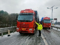 应对极端天气丨冰雪袭城后的荆州温度