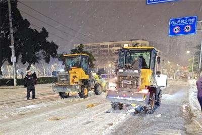 迎战暴雪：沙市城管人的“24小时”