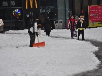 应对极端天气丨冰雪袭城后的荆州温度