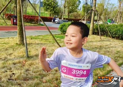 荆州小学教联体师生踊跃参与2024年荆州马拉松赛事