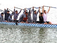 图集|荆州区郢城镇龙舟队备战训练忙