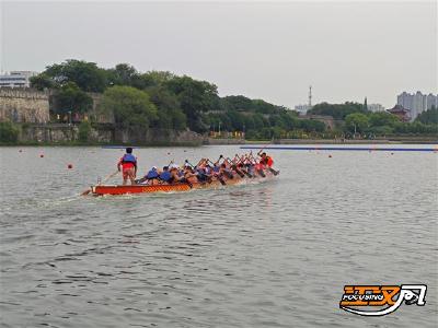 备战龙舟赛 九龙渊赛场训练正酣