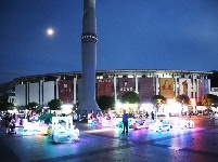 图集丨纳凉溜娃好去处 沙市奥体中心夜游欢乐多