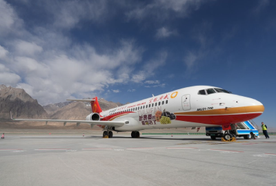ARJ21飞机开通首条高高原航线 
