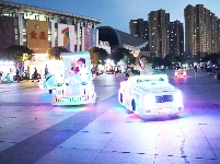 图集丨纳凉溜娃好去处 沙市奥体中心夜游欢乐多