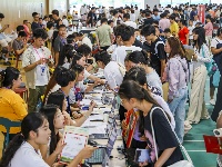 你好，新同学！荆州职业技术学院迎新生报到