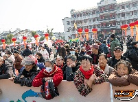 松滋市卸甲坪土家乡：“土家风味”飘全城