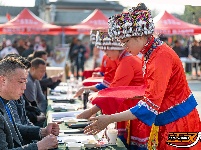 松滋市卸甲坪土家乡：“土家风味”飘全城
