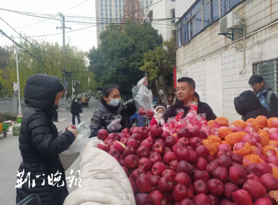 甘肃小伙荆门扎根：一车苹果，千里情缘