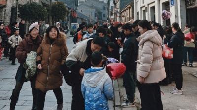 “红色沙岗 非遗同行”： 年俗非遗文化沙岗游园会走进红军街