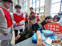 学雷锋纪念日丨献一份青春热血！传承新时代雷锋精神，荆州青年在行动