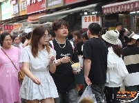 图集 | 商圈人气旺 市场活力足 