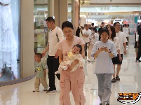 图集 | 商圈人气旺 市场活力足 