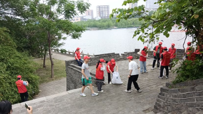 荆州区南门社区： 五四青春行  环保我先行 