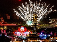 点亮夜空！五一假期赏绚丽烟火秀