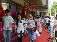 图集 | 商圈人气旺 市场活力足 