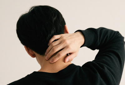 男子身上发痒一查竟是肝癌？身体4种表现，当心是肝脏求救信号！