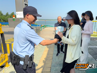 以渡口等待区为“课堂”，长航公安开展法律宣讲活动