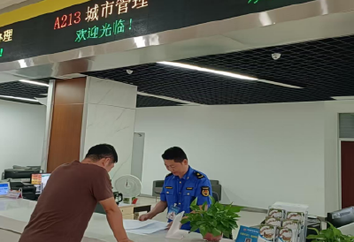监利市城管窗口开展“诚信进大厅”宣传活动