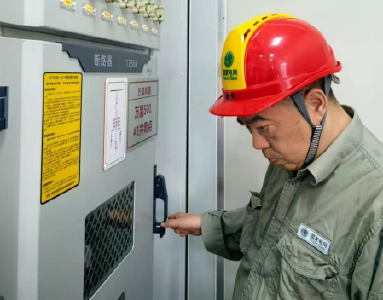 国网荆州供电公司营销运营中心：为企业打造 “暖心通道”，全链条护航！