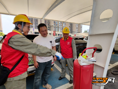 荆州新兴产业发展公司：走进小区教您安全使用充电桩