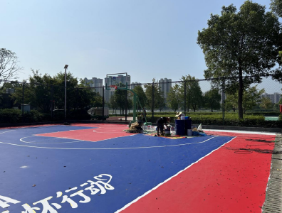 石首：陈家湖公园篮球场升级改造近尾声 市民将享专业运动空间