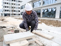 图集 | 高温下的坚守：建筑工人抢工期战酷暑