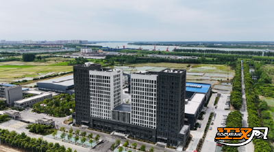 江陵县：“双子座”大楼投运 吃住购一站式搞定
