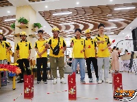 图集 | 今天，这群城市“奔跑者”过节日
