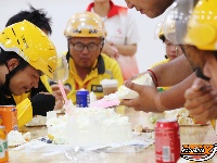 图集 | 今天，这群城市“奔跑者”过节日