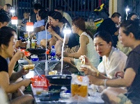 图集 | 荆州夜市经济活力足 “美食+美景”双联动