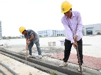 图集 | 高温下的坚守：建筑工人抢工期战酷暑