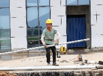 图集 | 高温下的坚守：建筑工人抢工期战酷暑